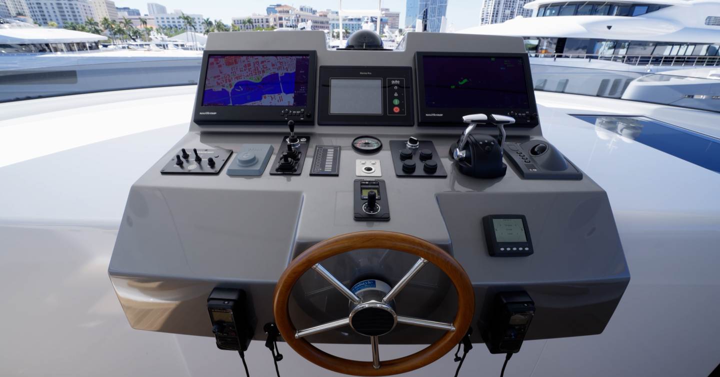 Westport-W117-Review-flybridge-dash
