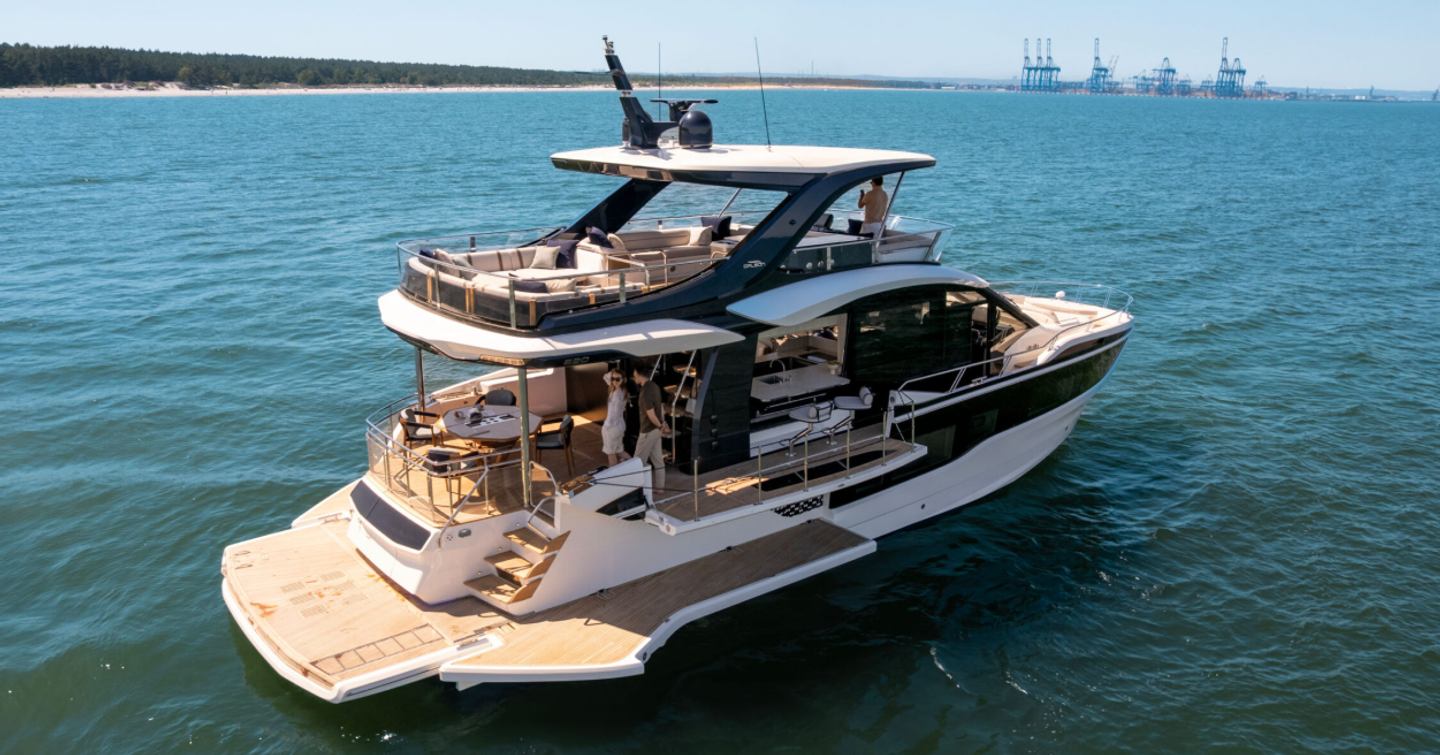 Gaelon 620 Fly motor yacht at anchor with wide starboard walkway