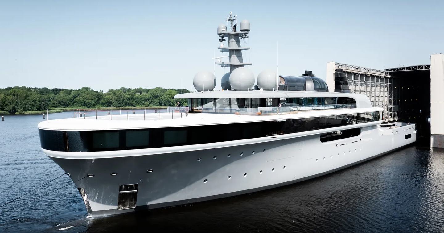 Superyacht Nausicaä leaving floating shed 