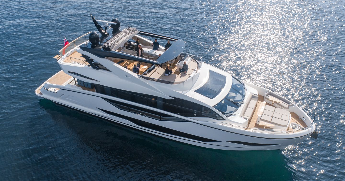 Sunseeker 90 Ocean motor yacht at anchor 