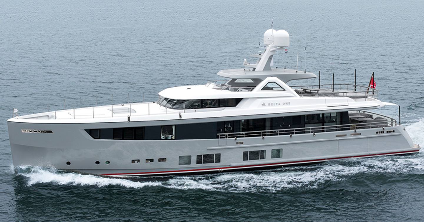Mulder superyacht Delta One underway side view 