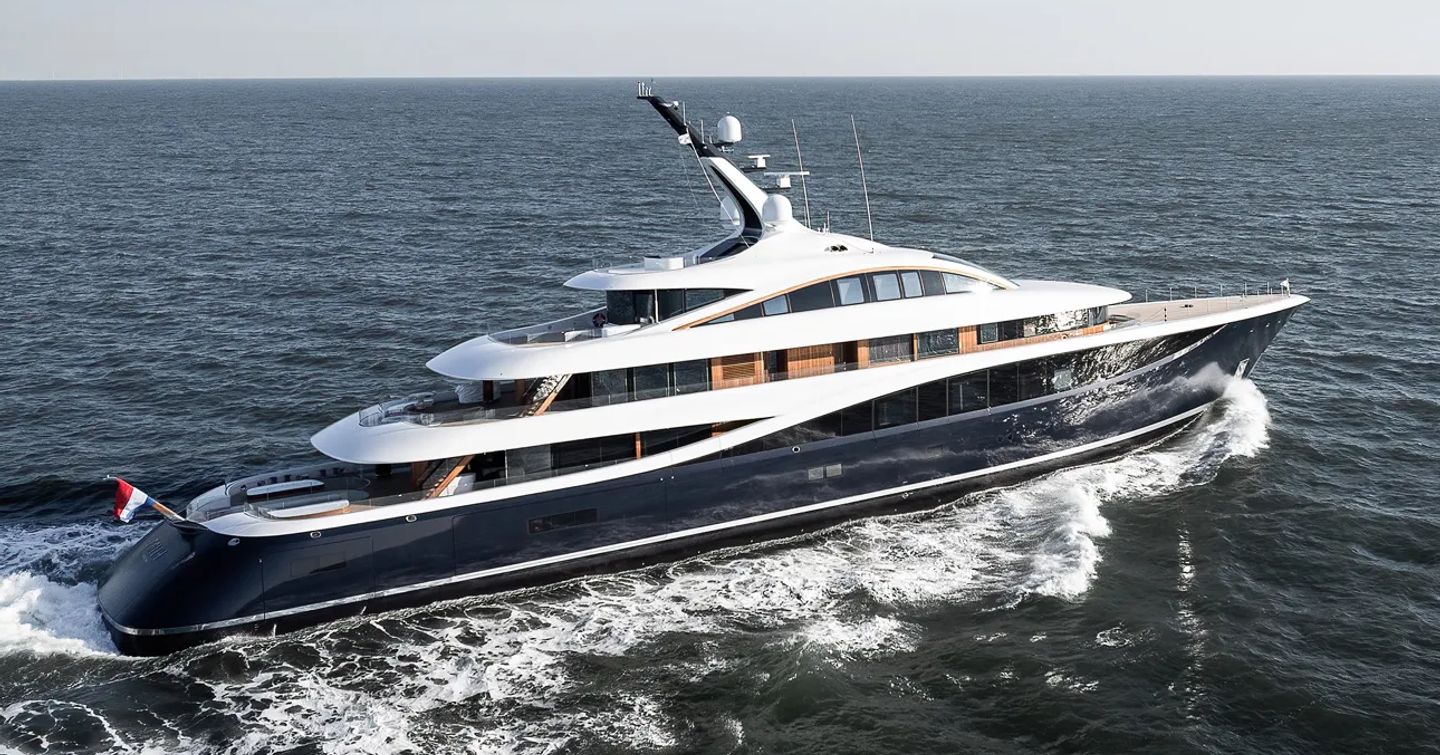 Superyacht Faith under way