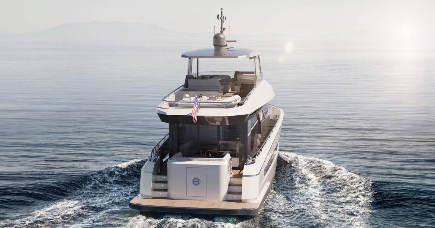 Outer Reef 540 Adventure yacht underway stern view 