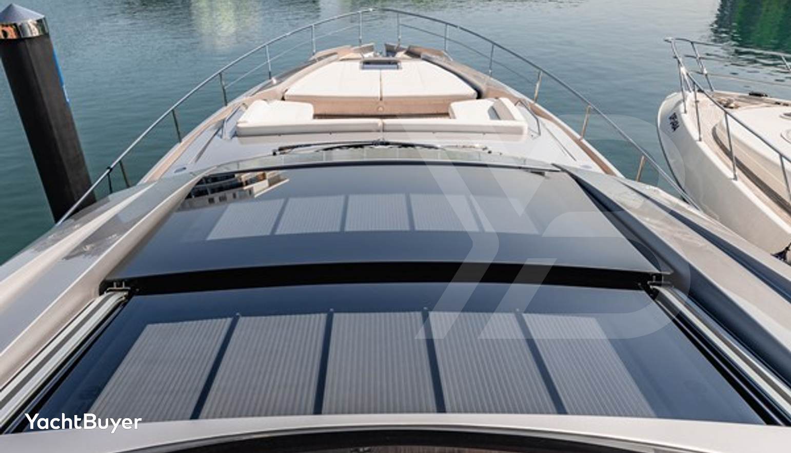 2021 PERSHING 8X