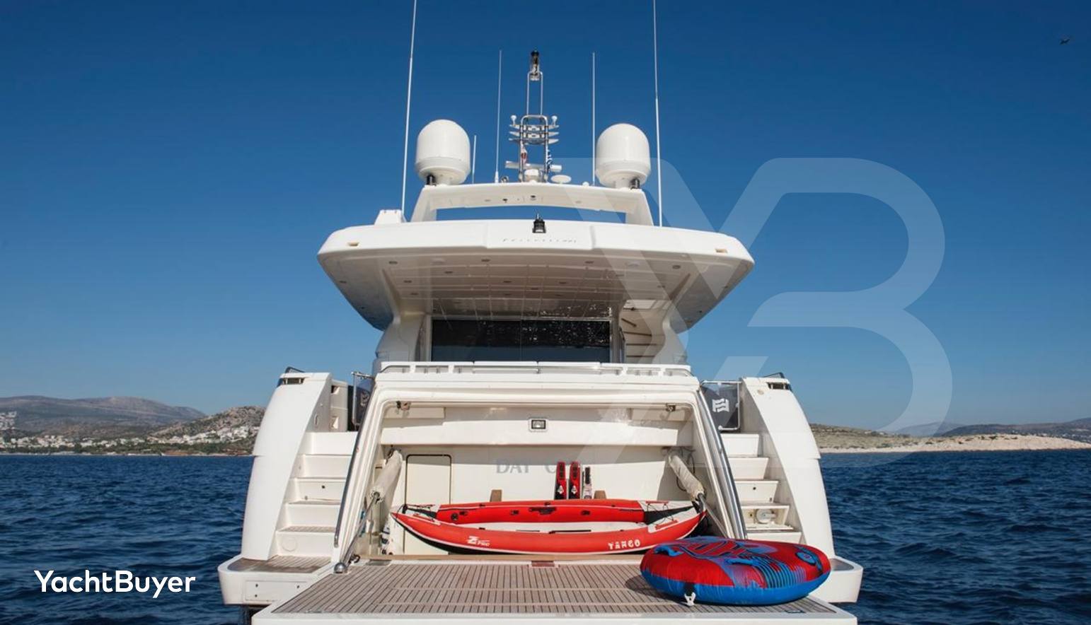 FERRETTI 881