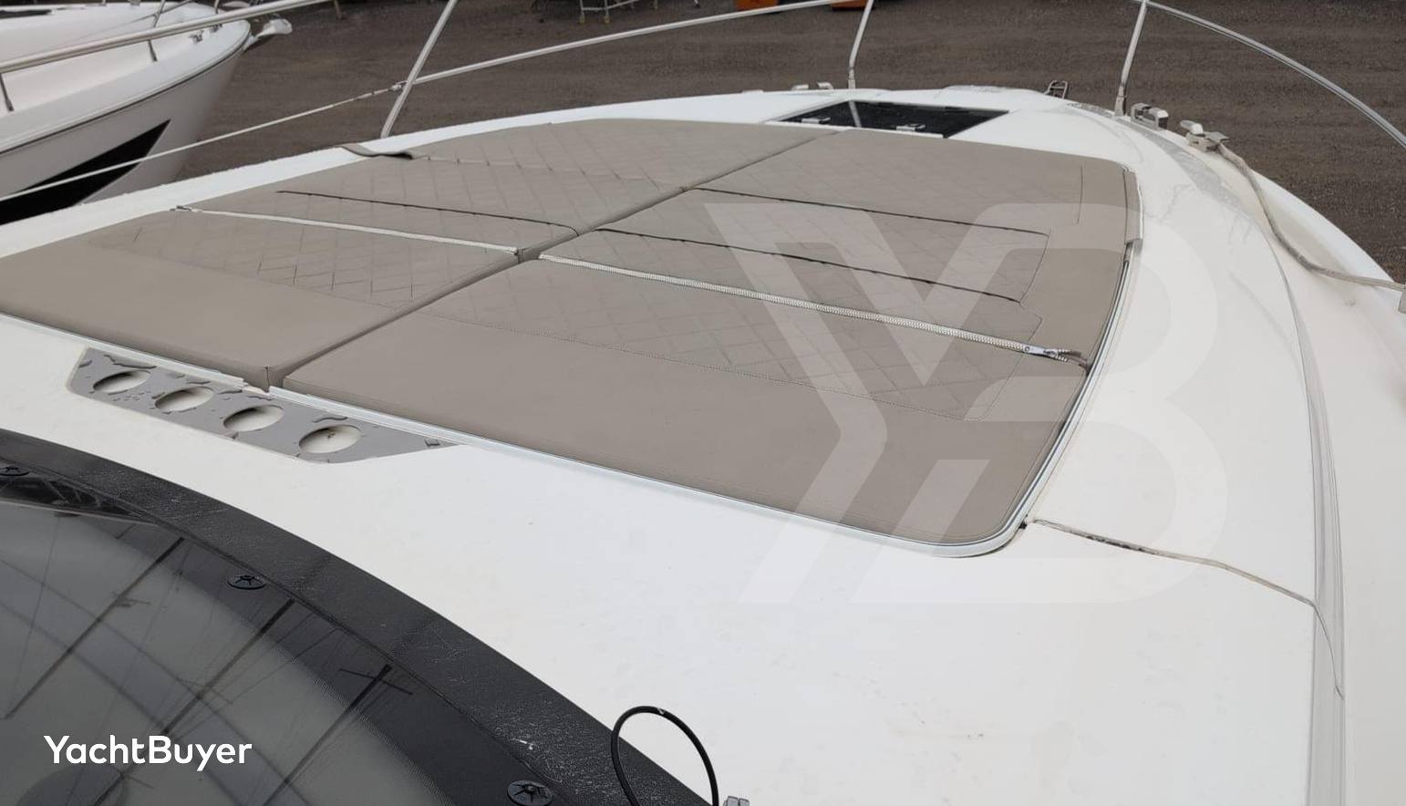 Tender Garage & Hi/Lo Swimplatform