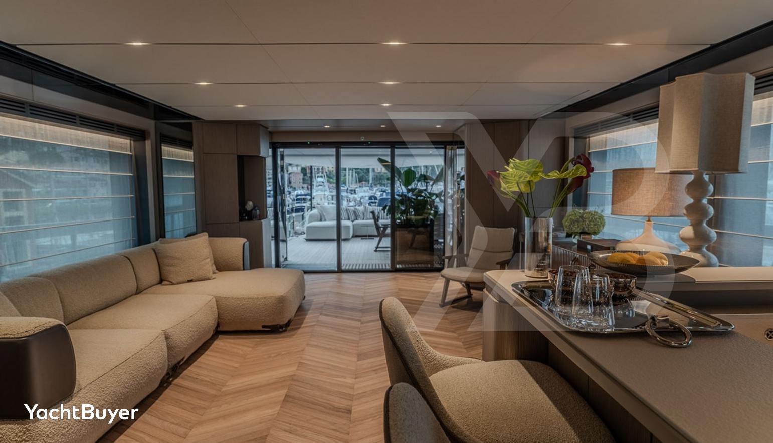 FERRETTI INFYNITO 90