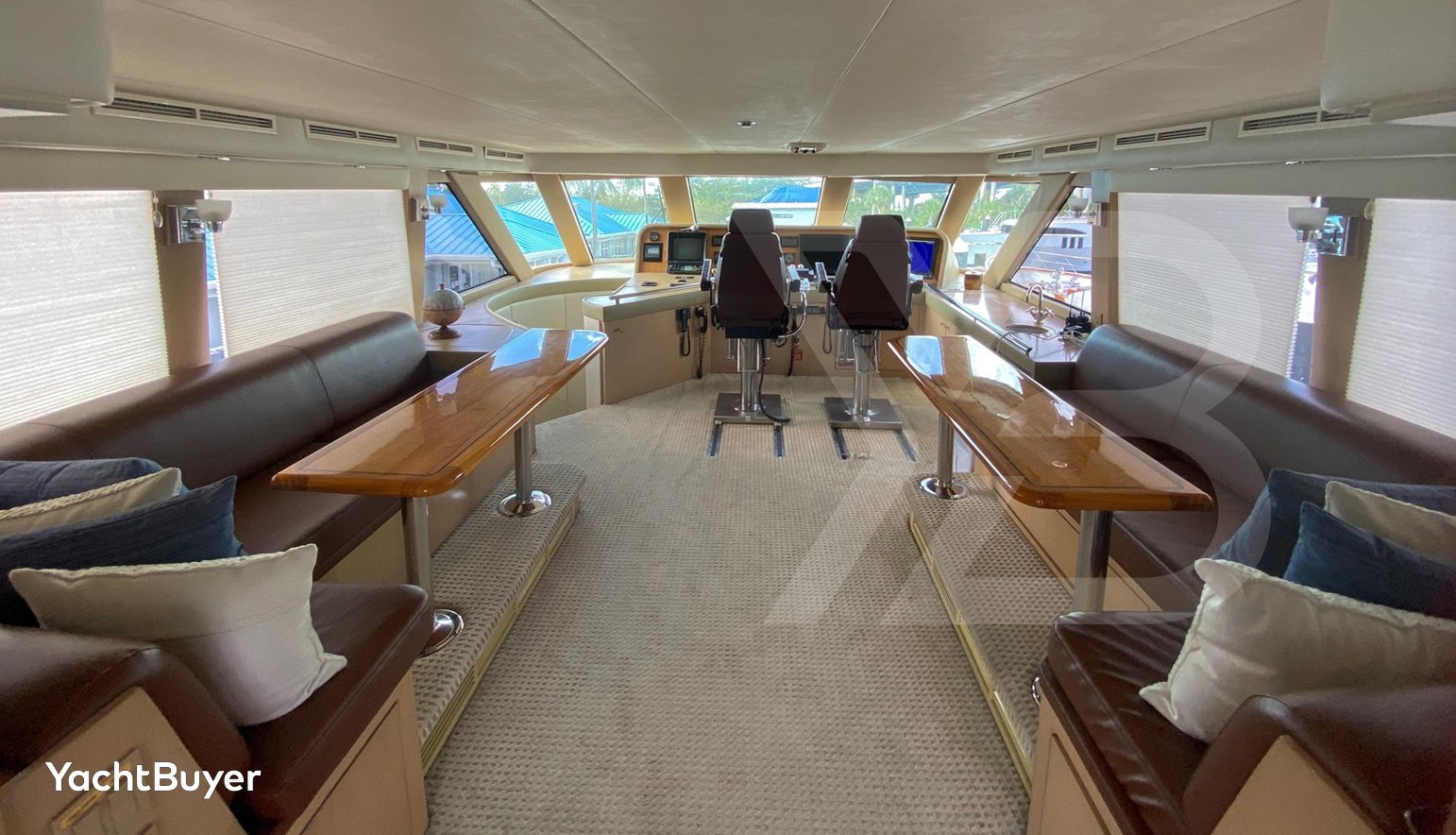 Hatteras 92'