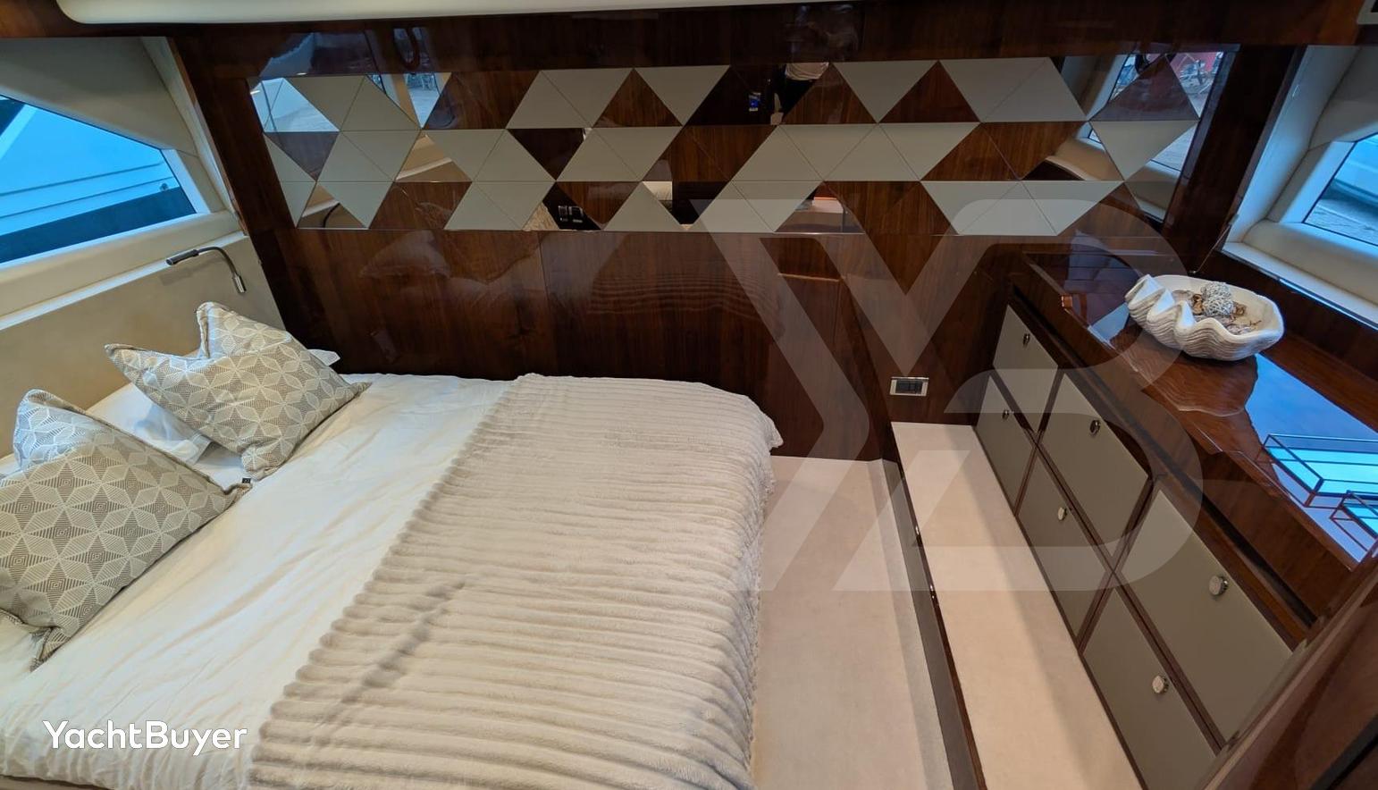 Tender Garage & Hi/Lo Swimplatform