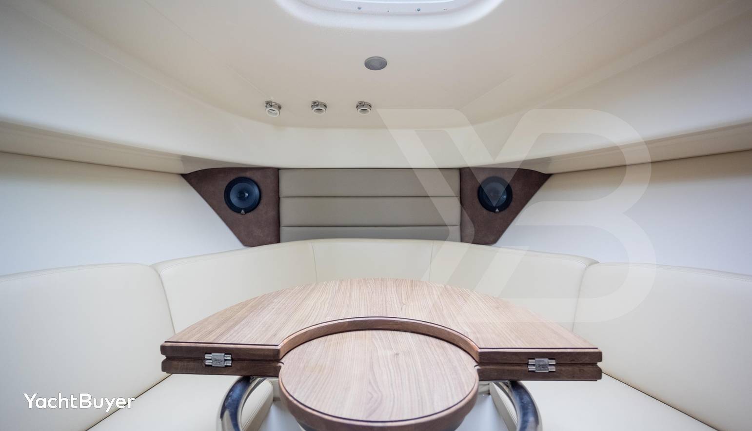 Boston Whaler 285