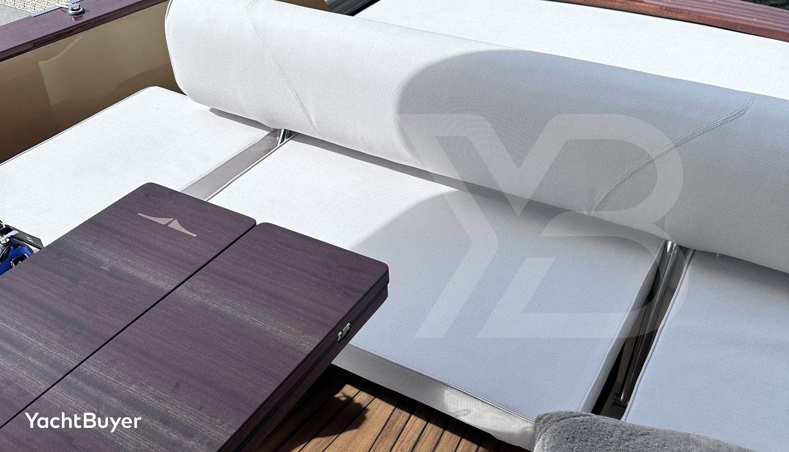 2026 Lancia Aprea 42