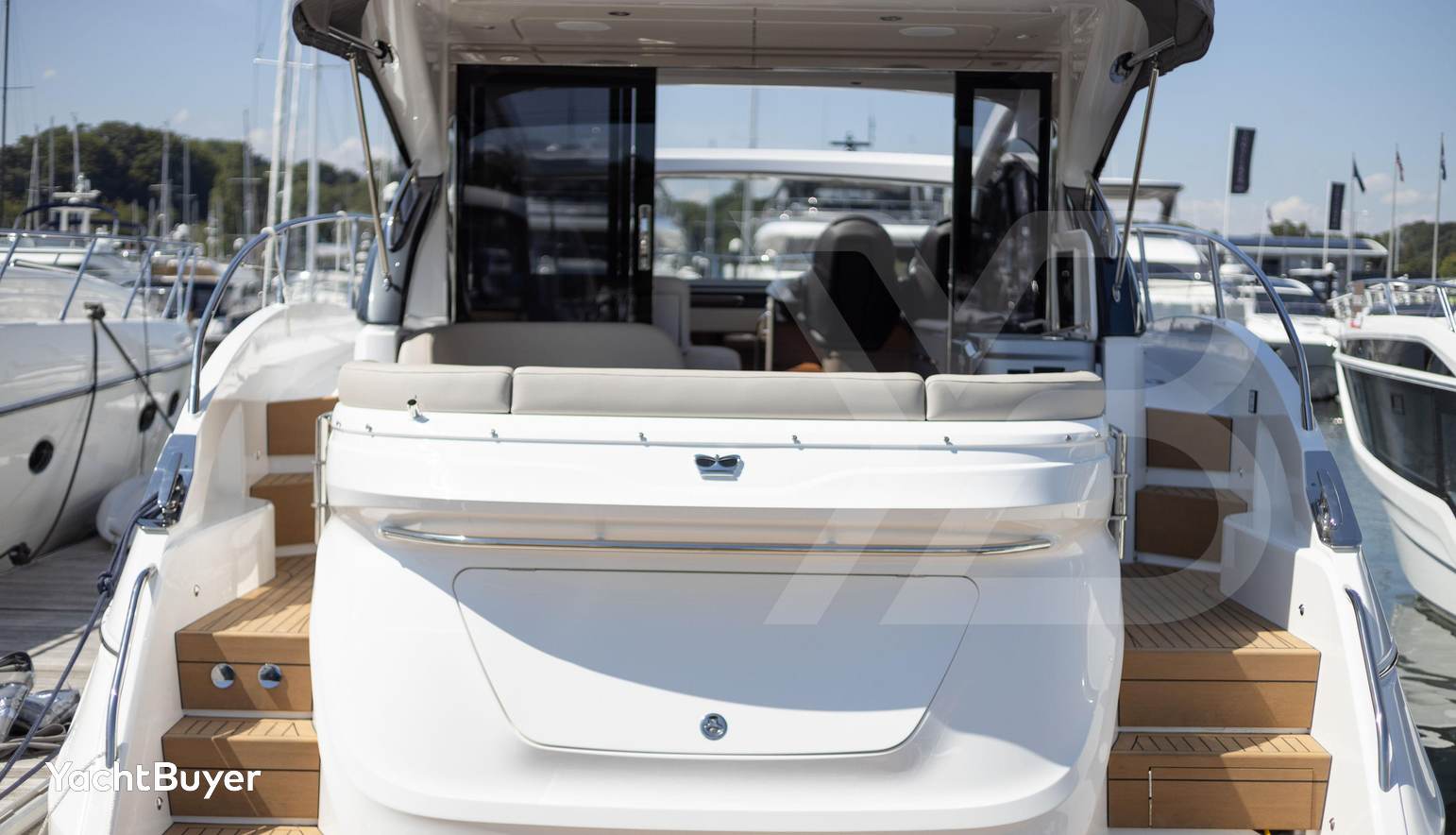 3 CABIN DECK VERSION