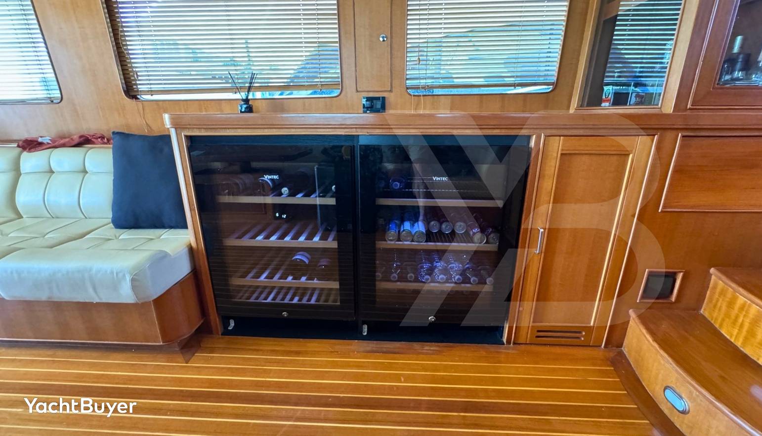 Latitude 20