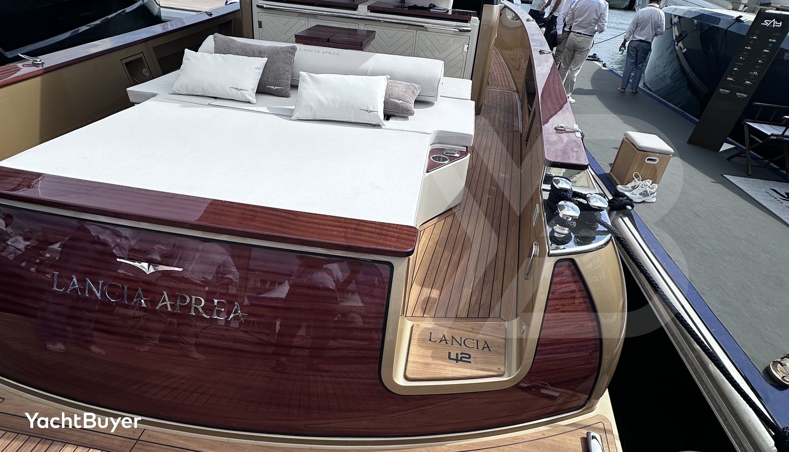 2026 Lancia Aprea 42