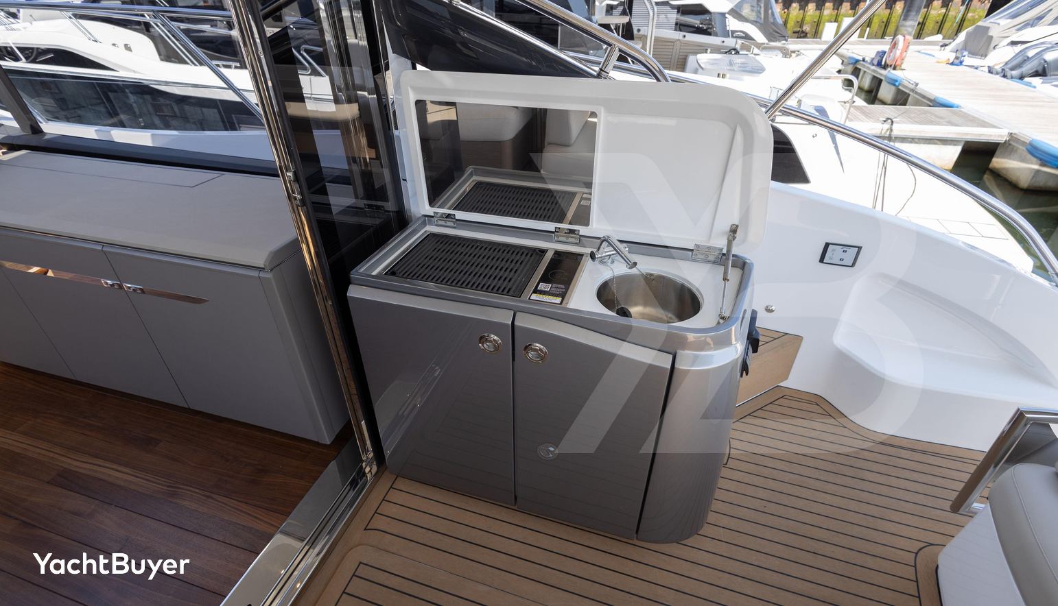 3 CABIN DECK VERSION