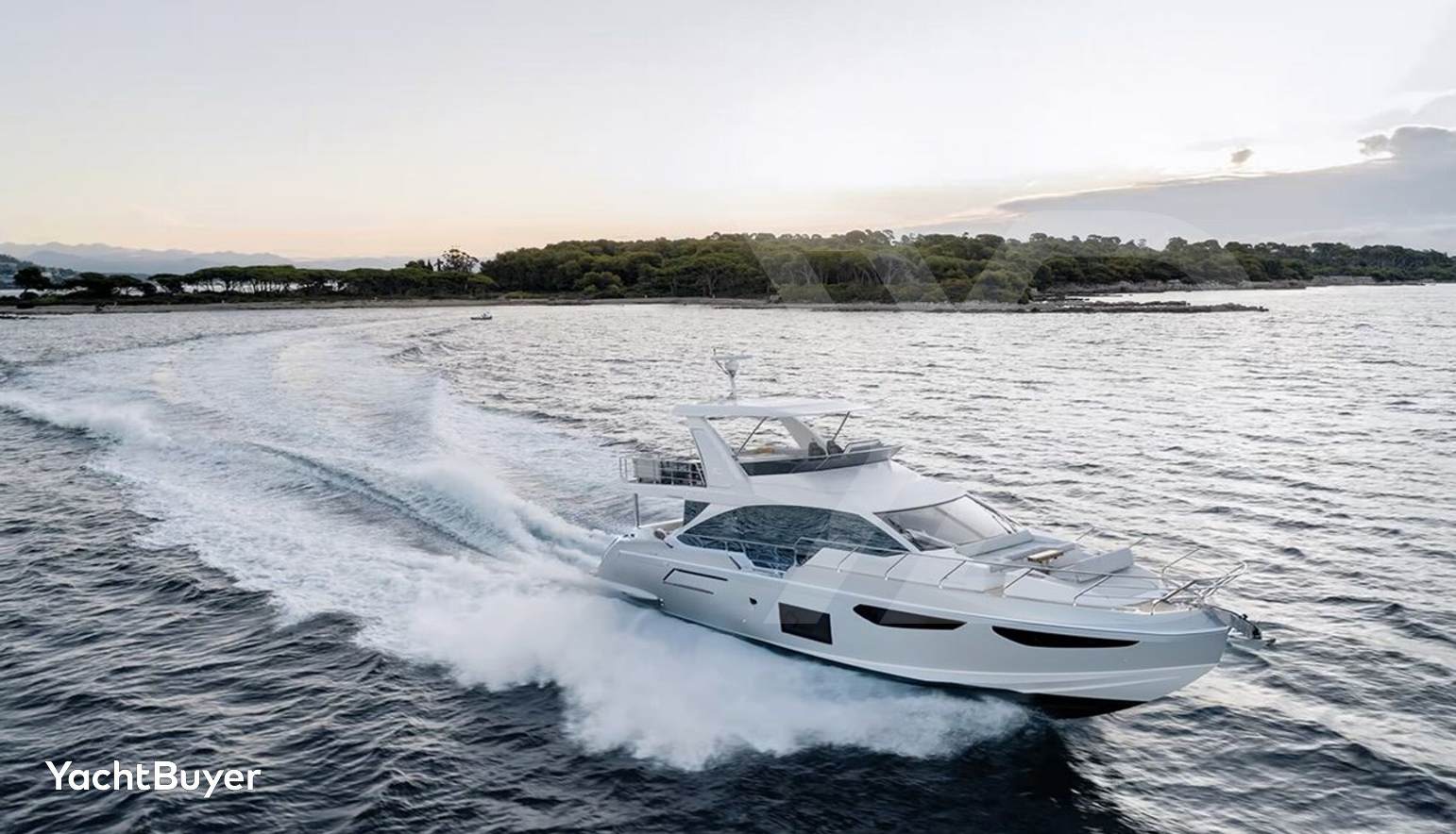 AZIMUT 60 FLY