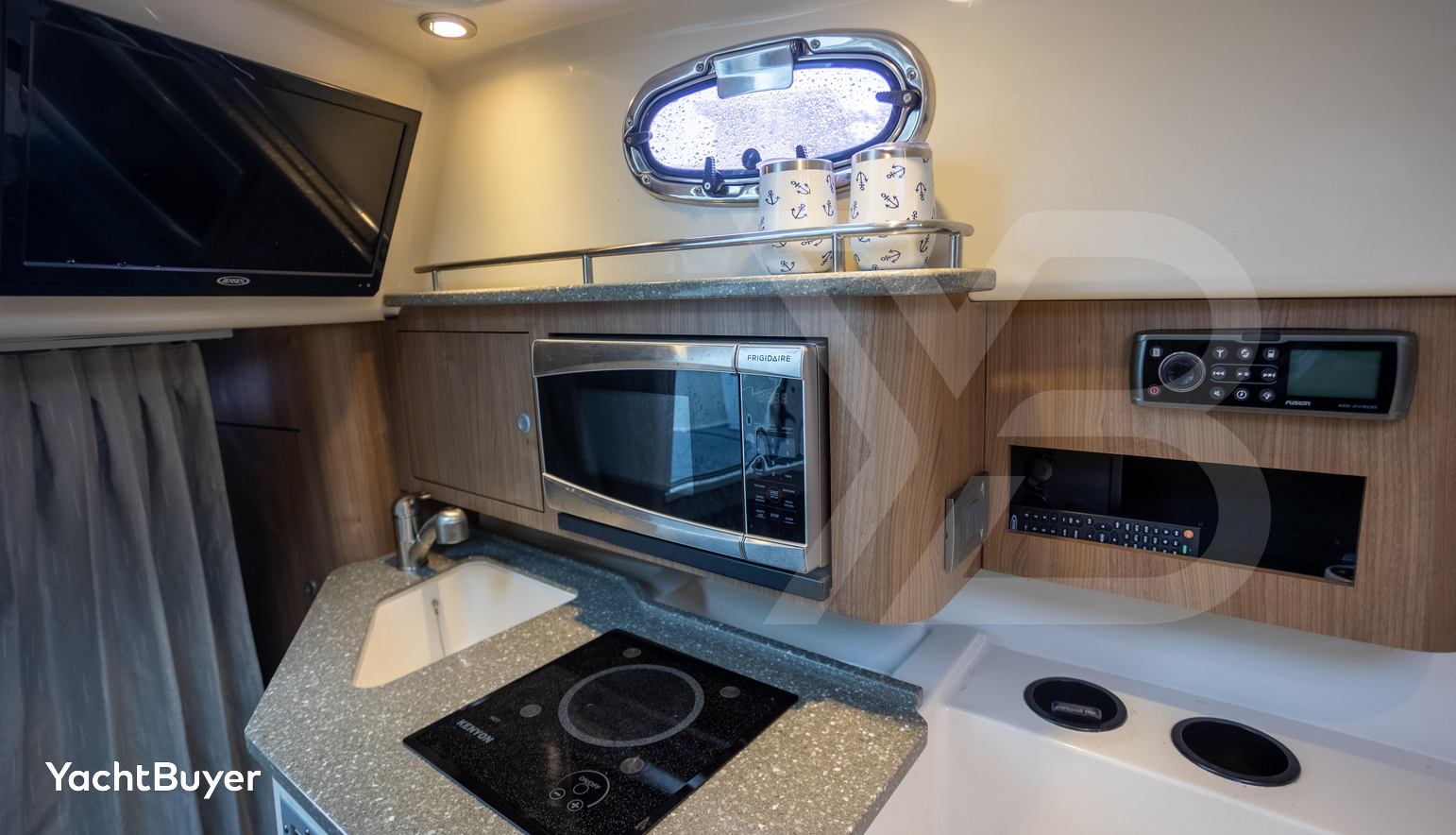 Boston Whaler 285