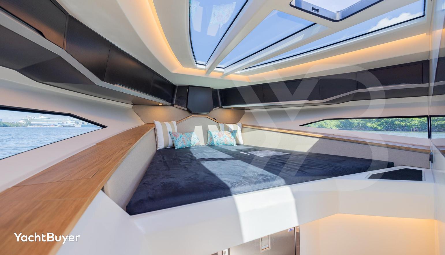 Say Carbon Yachts 42