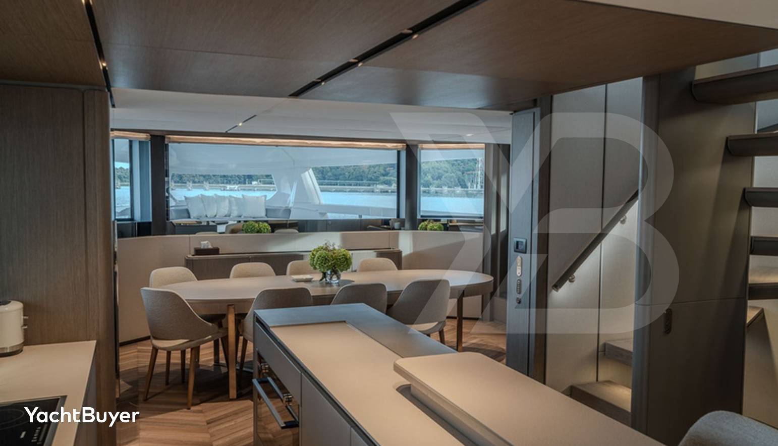 FERRETTI INFYNITO 90