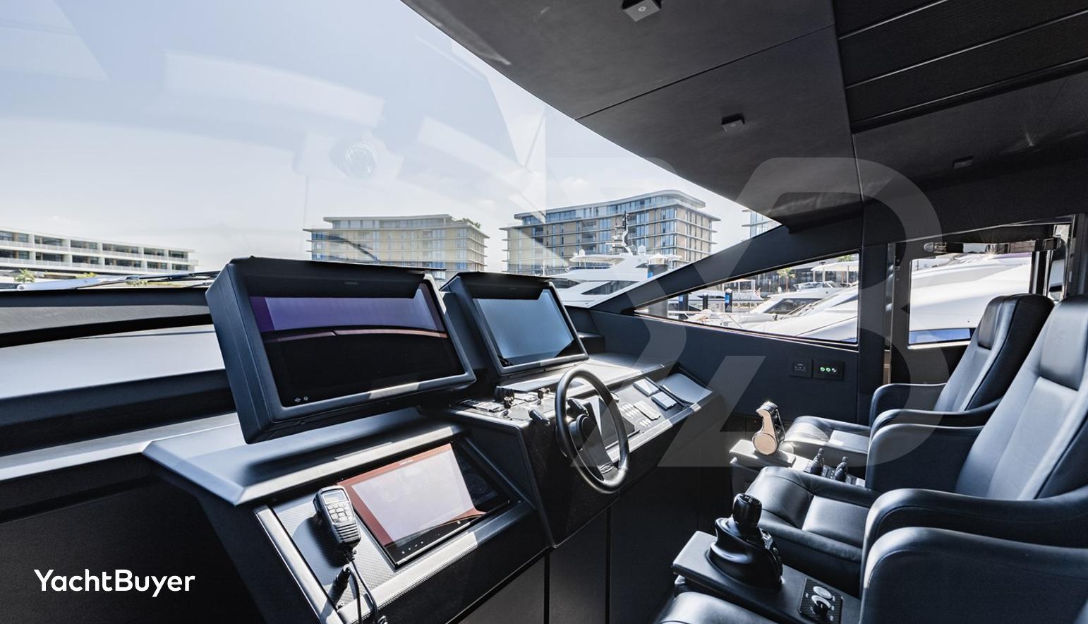 2021 PERSHING 8X