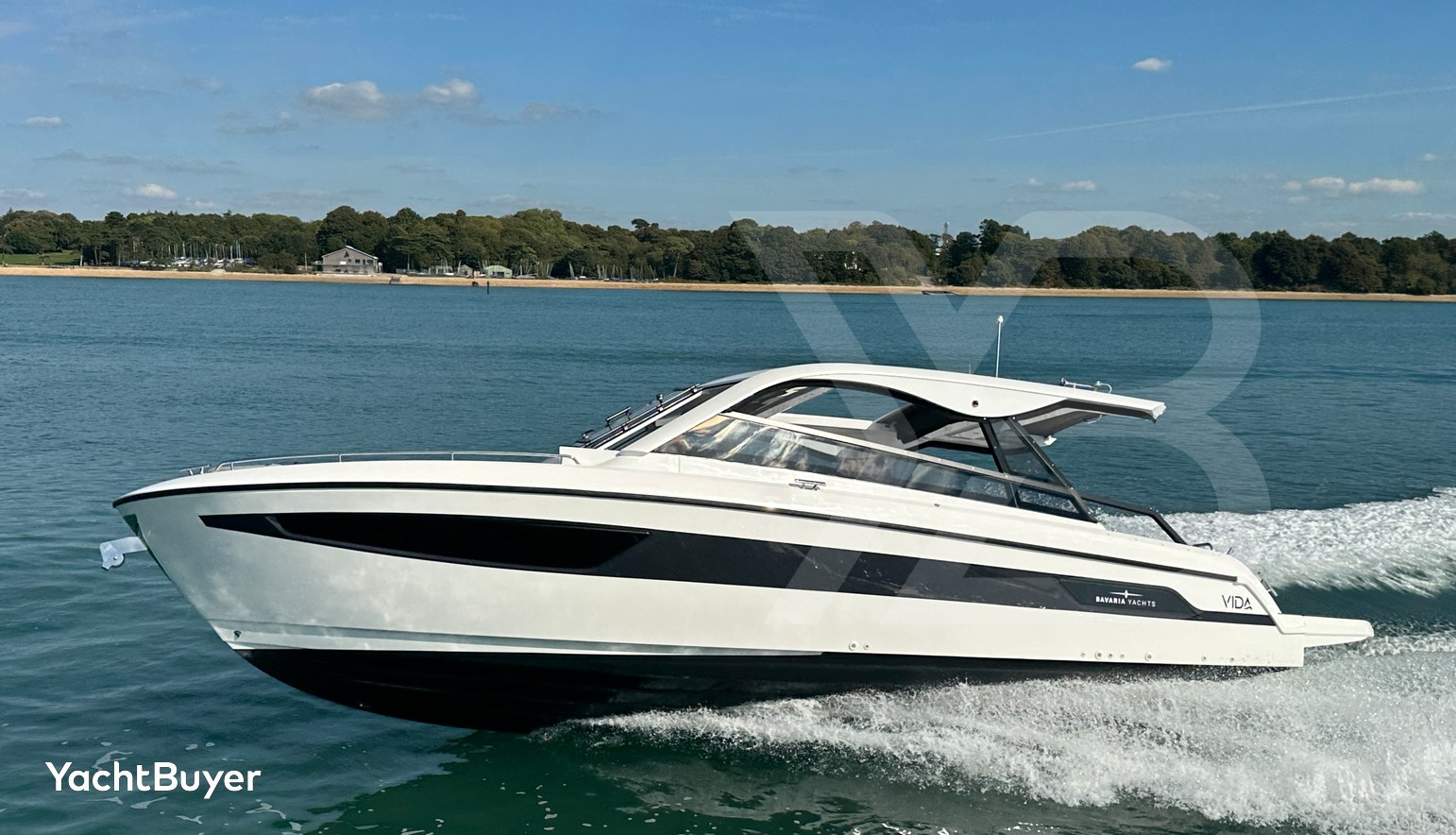 Bavaria Vida 33 Hard Top Layout 2