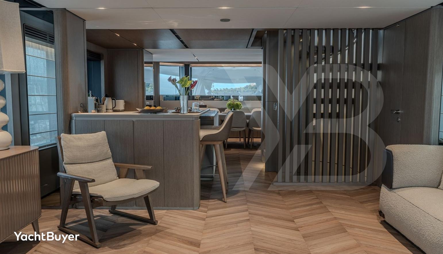 FERRETTI INFYNITO 90