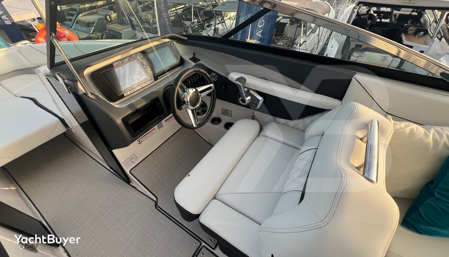 PALMA BOAT SHOW ANGEBOT - SIE SPAREN ÜBER 44.000€ , Regal LS6