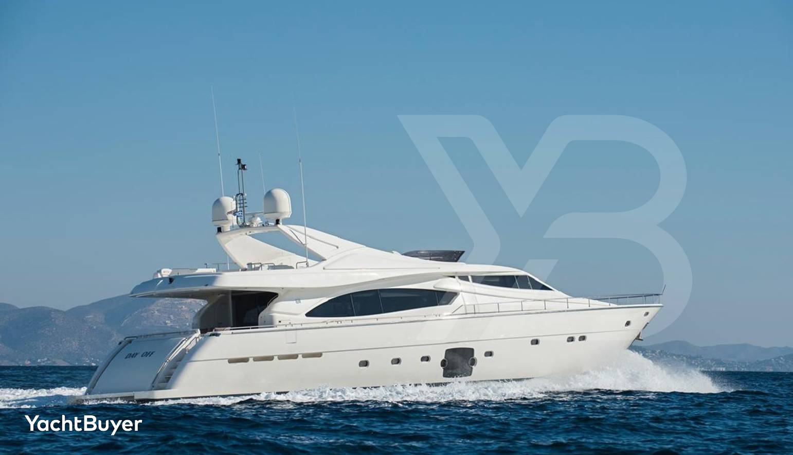FERRETTI 881