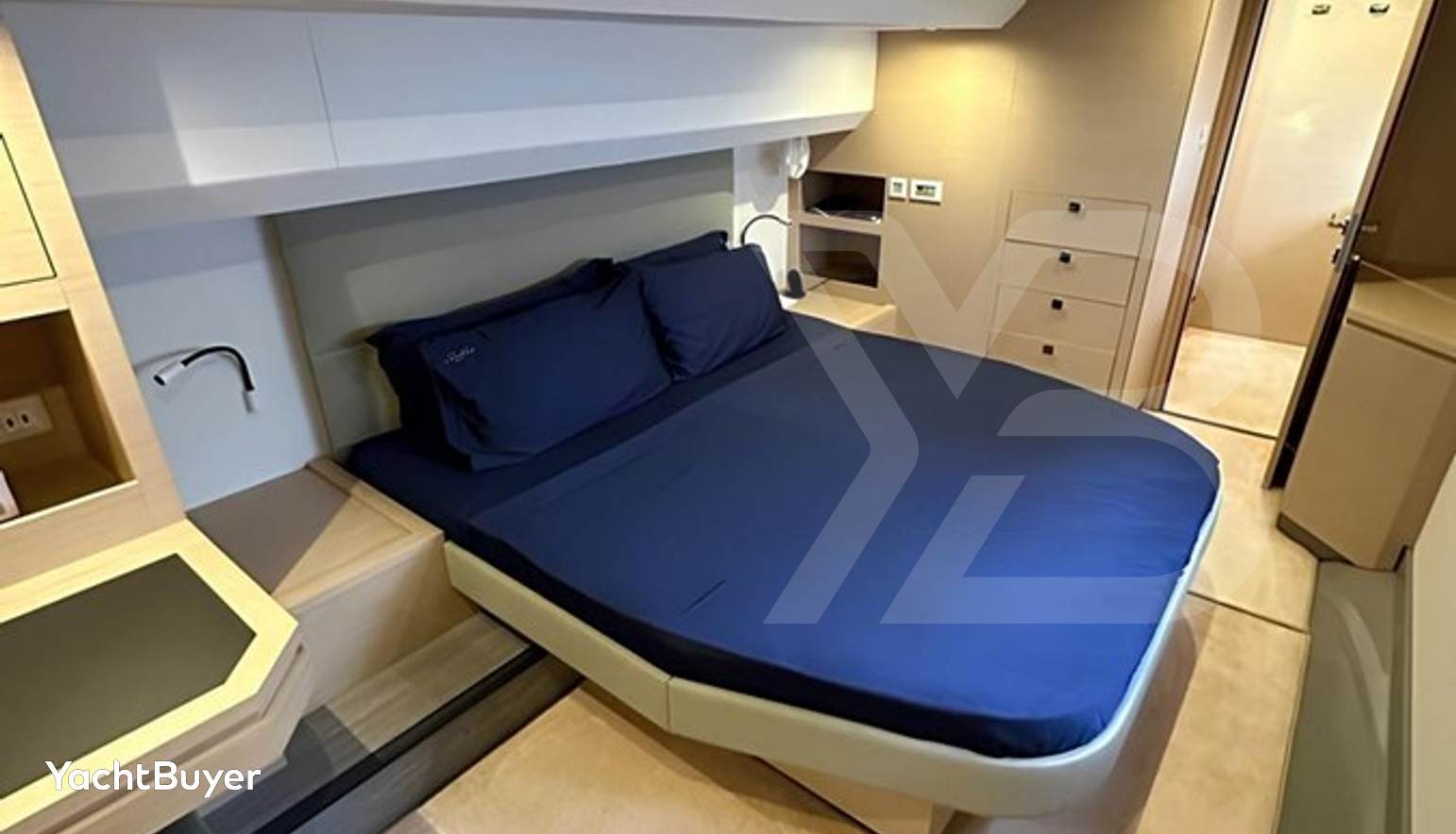 FOUNTAINE PAJOT MY6