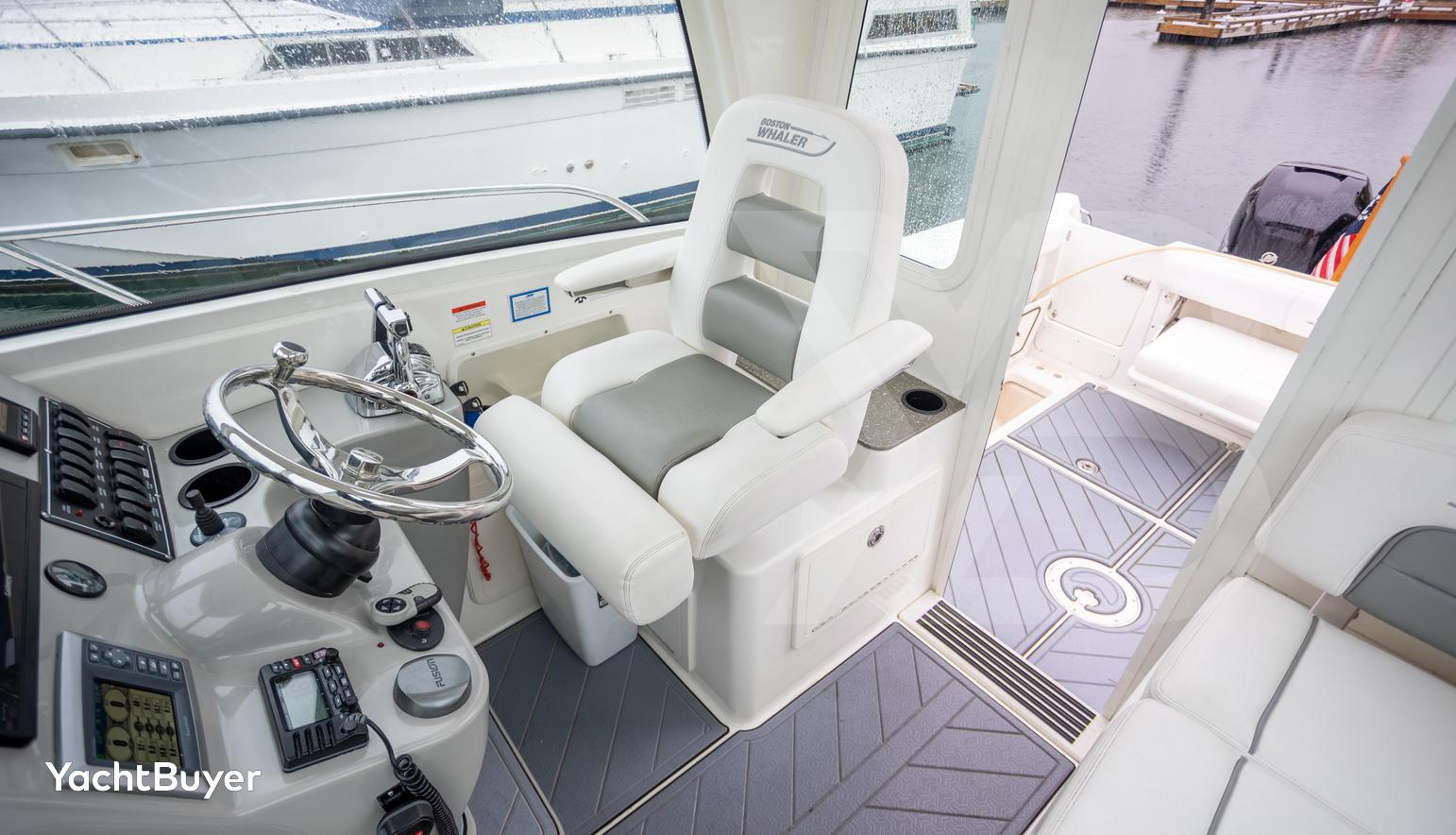 Boston Whaler 285