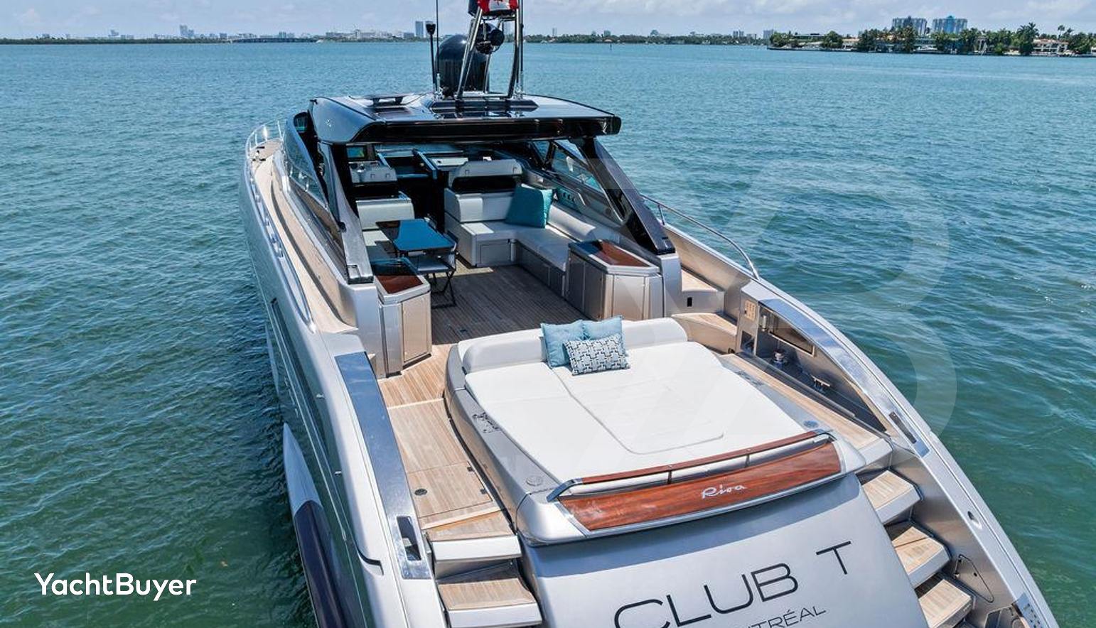 CLUB T
