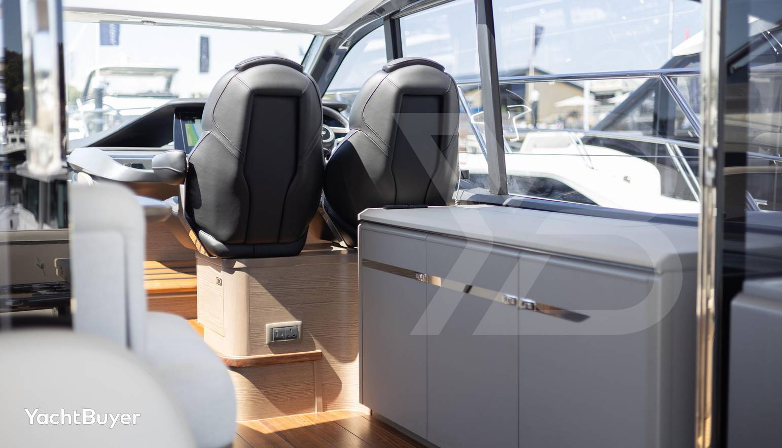 3 CABIN DECK VERSION
