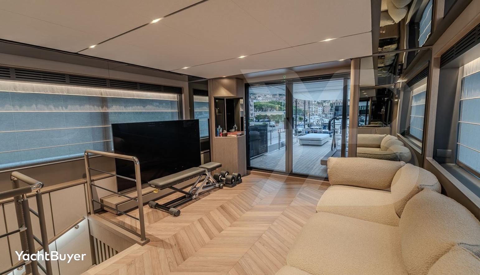 FERRETTI INFYNITO 90