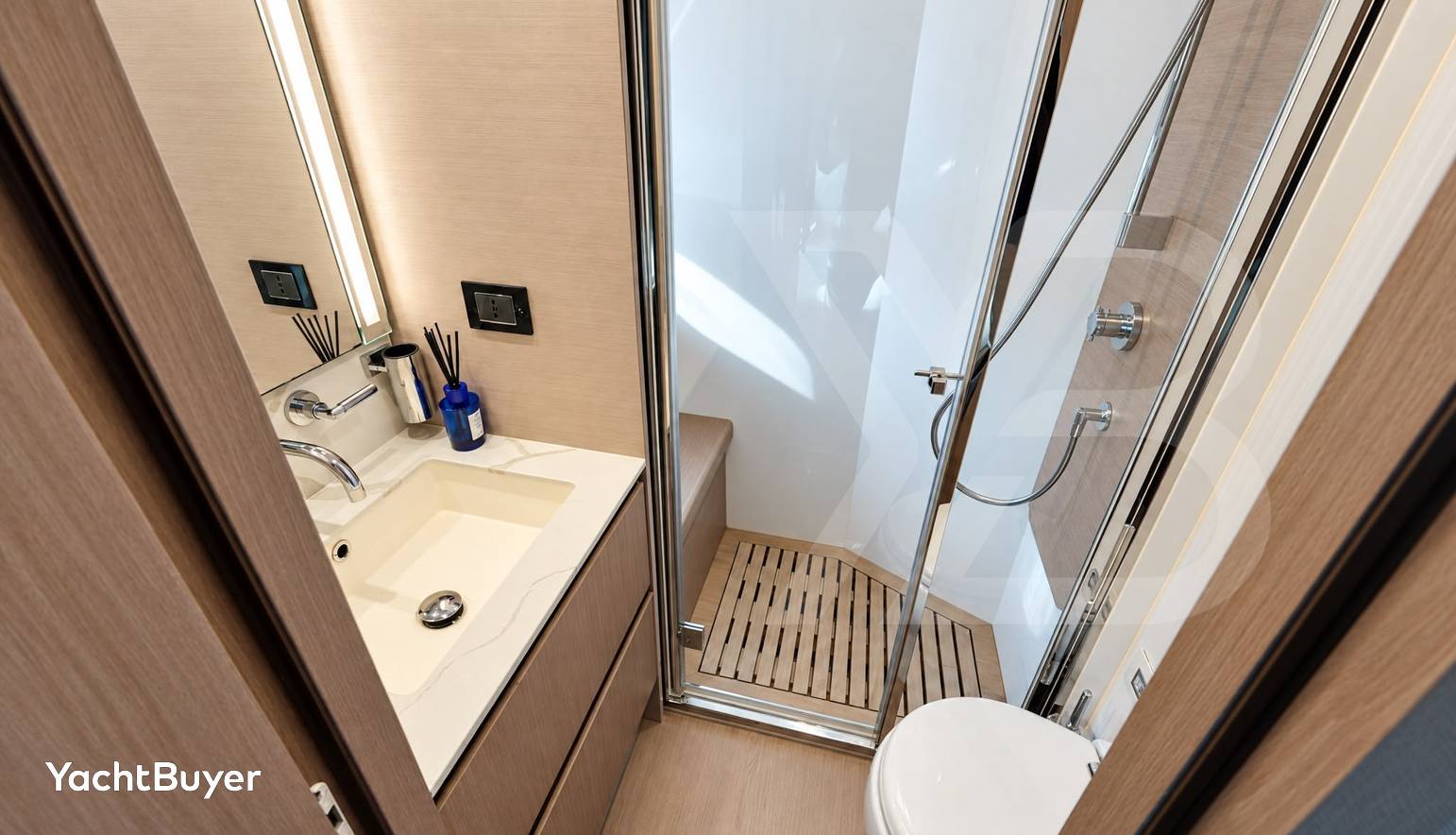 BELLA KATRIN - AZIMUT 72