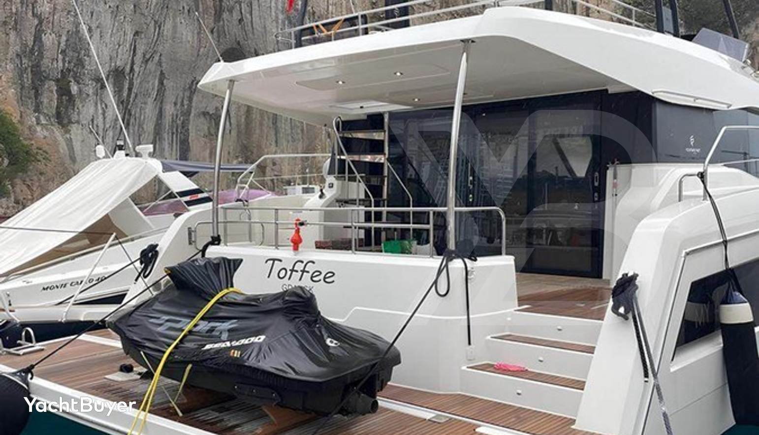 FOUNTAINE PAJOT MY6