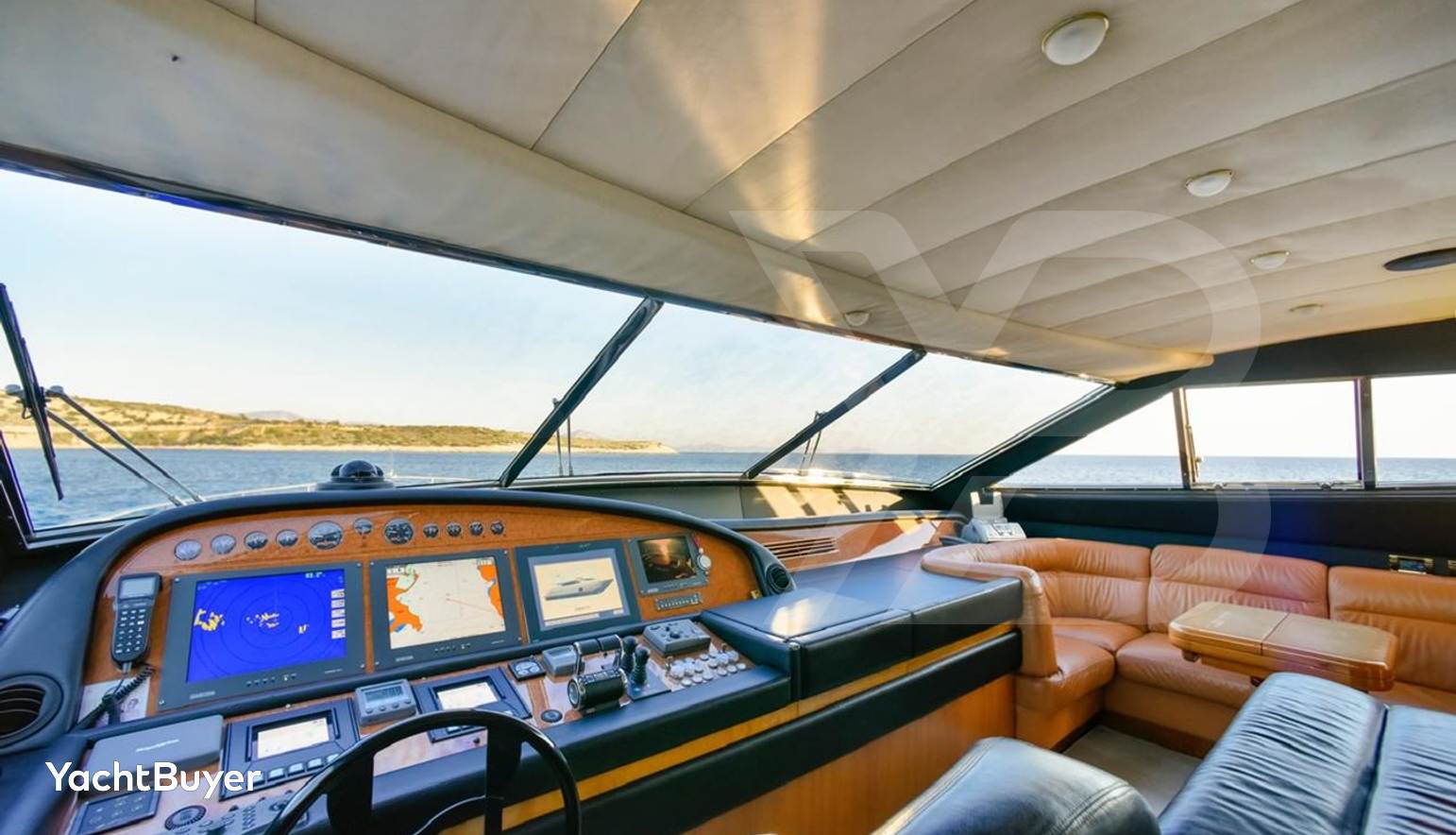 FERRETTI 881