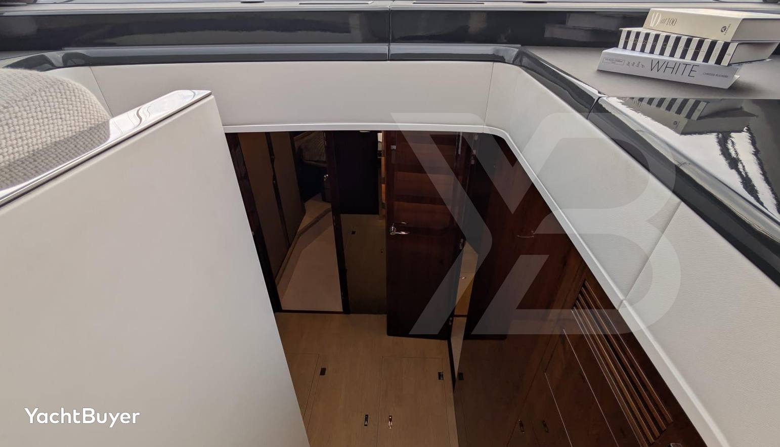 Tender Garage & Hi/Lo Swimplatform