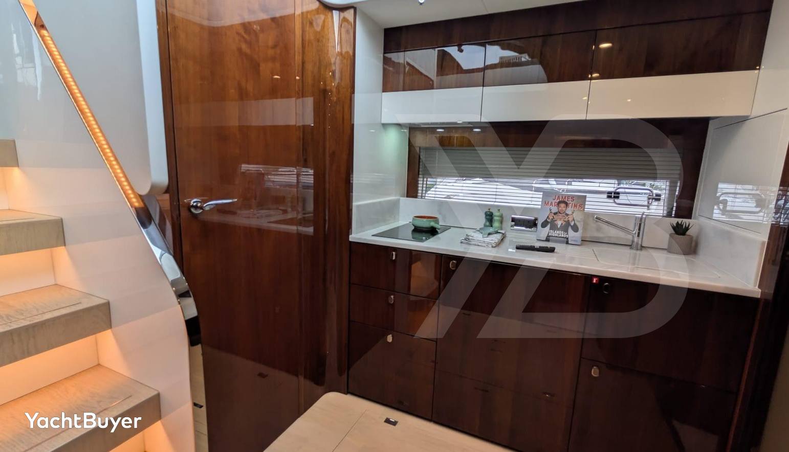 Tender Garage & Hi/Lo Swimplatform