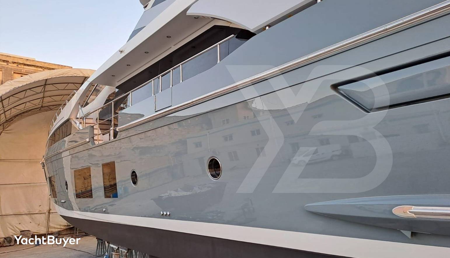 AZIMUT GRANDE 27 METRI  2020