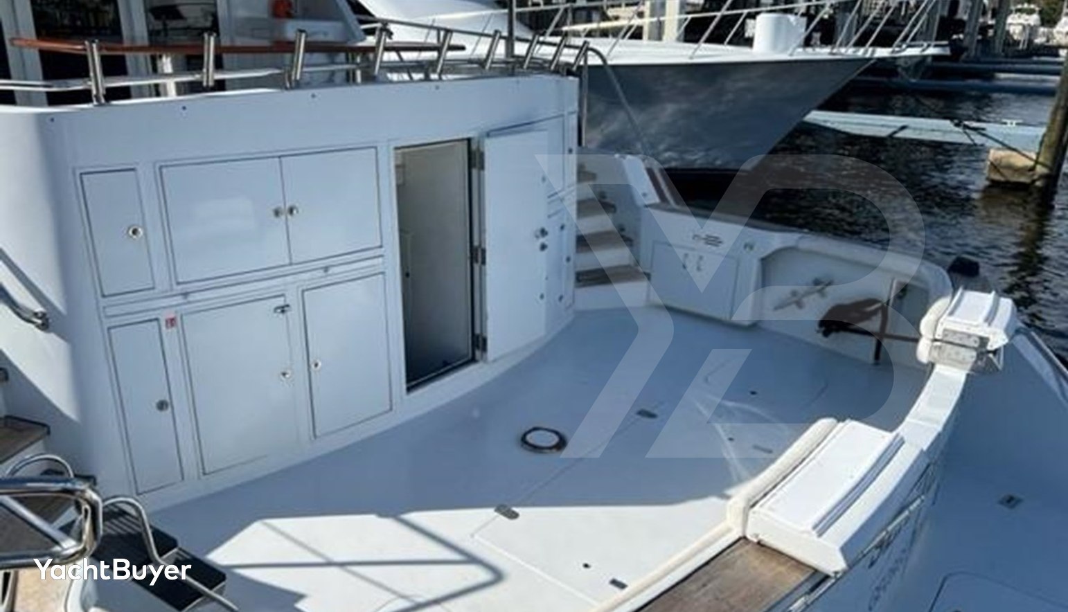 Hatteras 92'