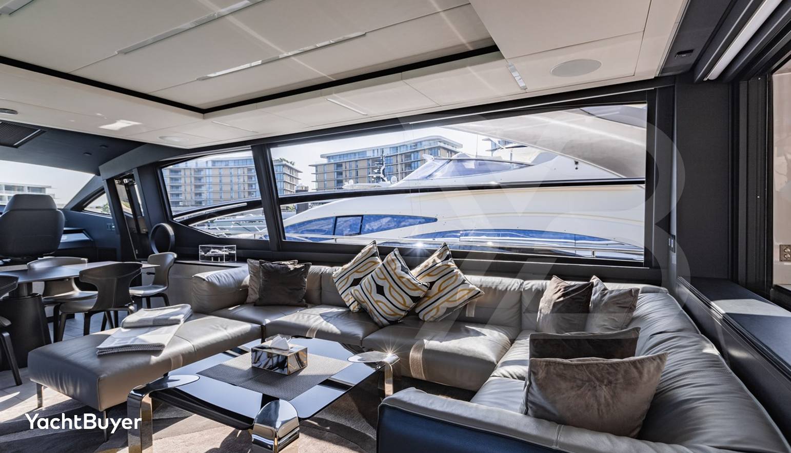 2021 PERSHING 8X