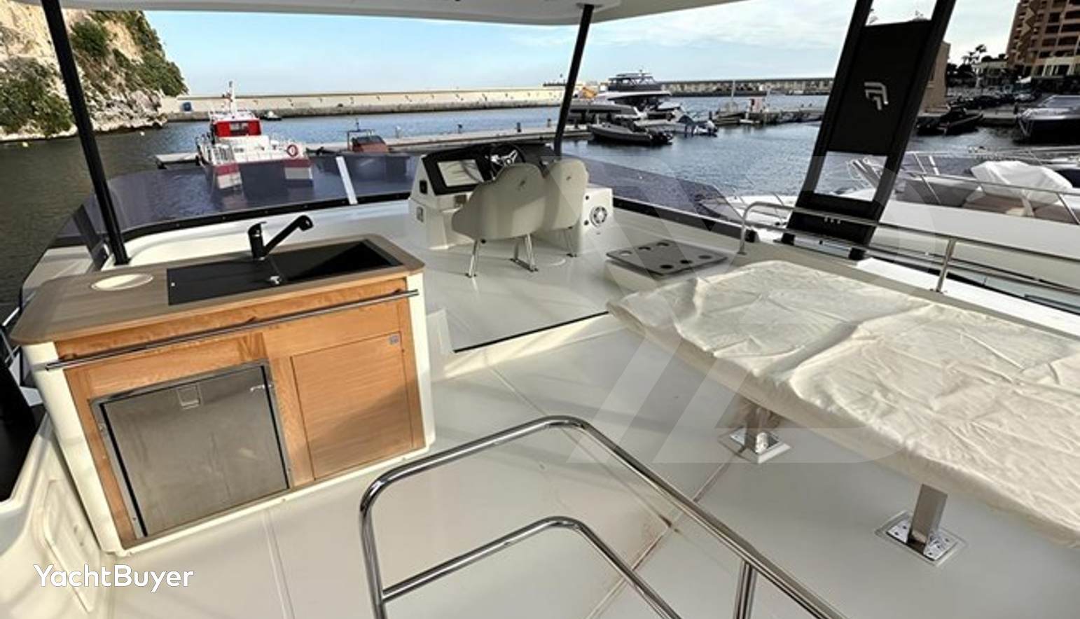 FOUNTAINE PAJOT MY6