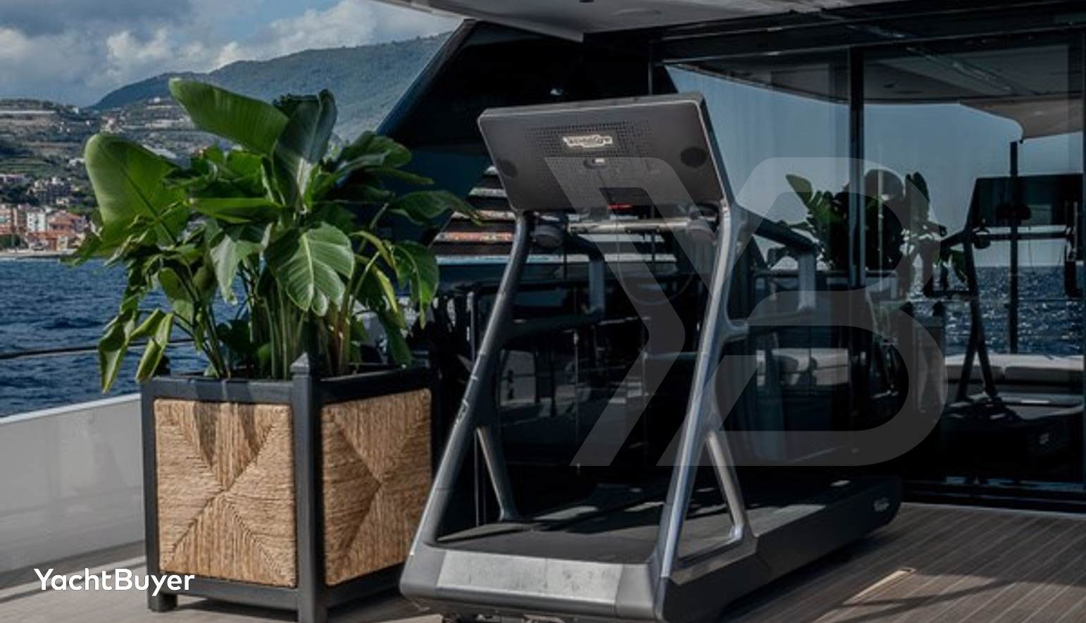 FERRETTI INFYNITO 90