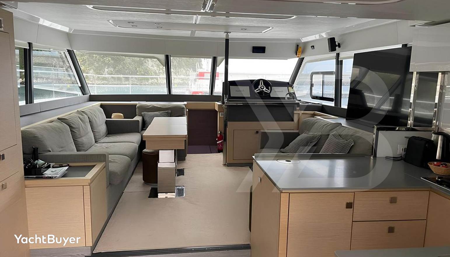 FOUNTAINE PAJOT MY6