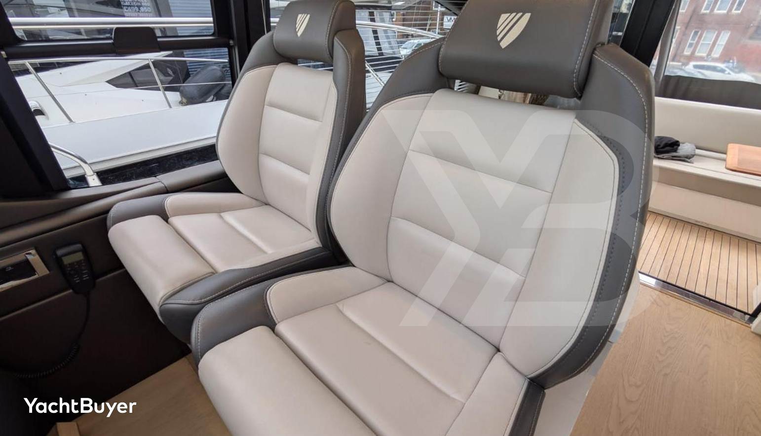 Tender Garage & Hi/Lo Swimplatform