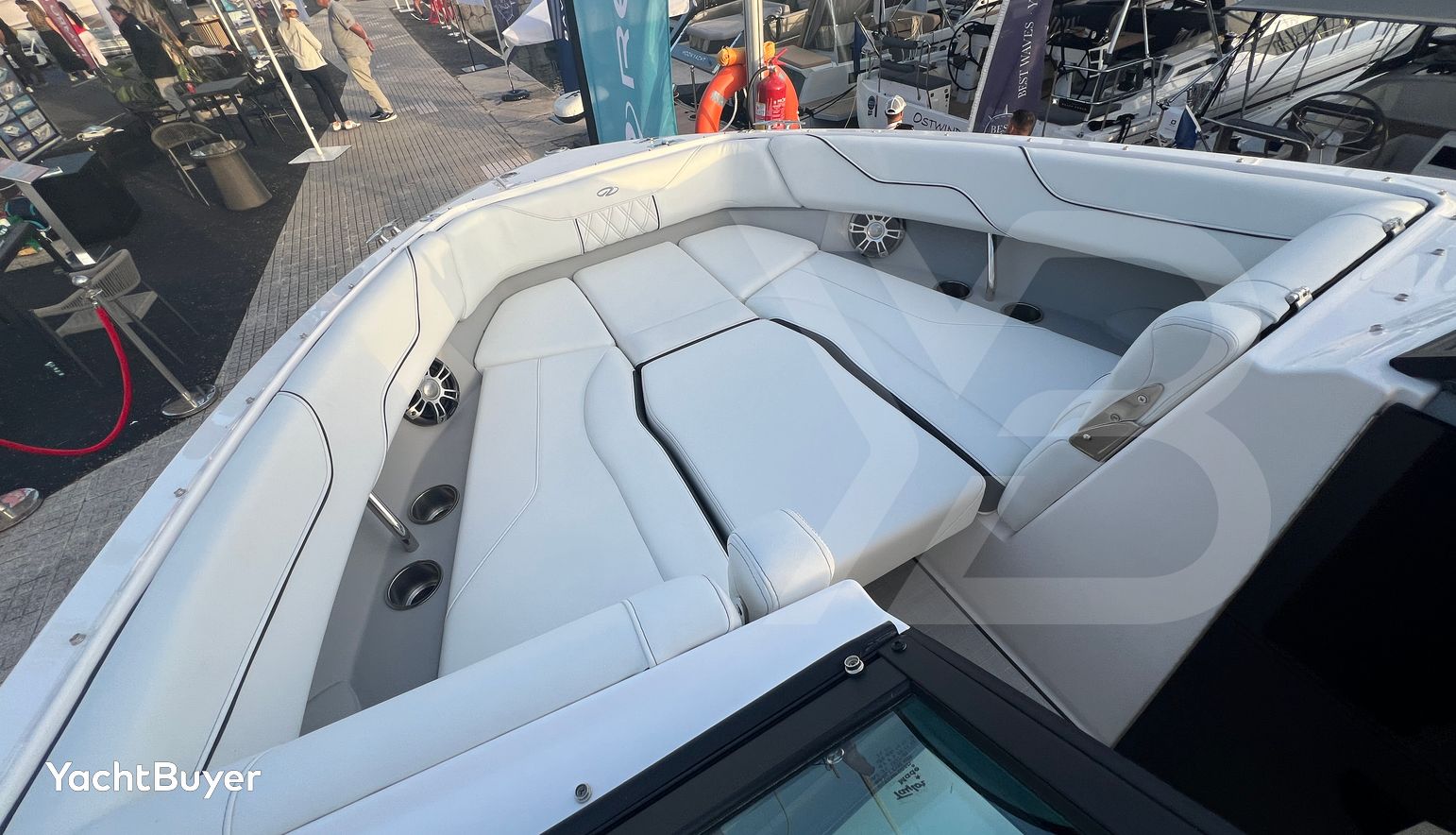 PALMA BOAT SHOW ANGEBOT - SIE SPAREN ÜBER 44.000€ , Regal LS6