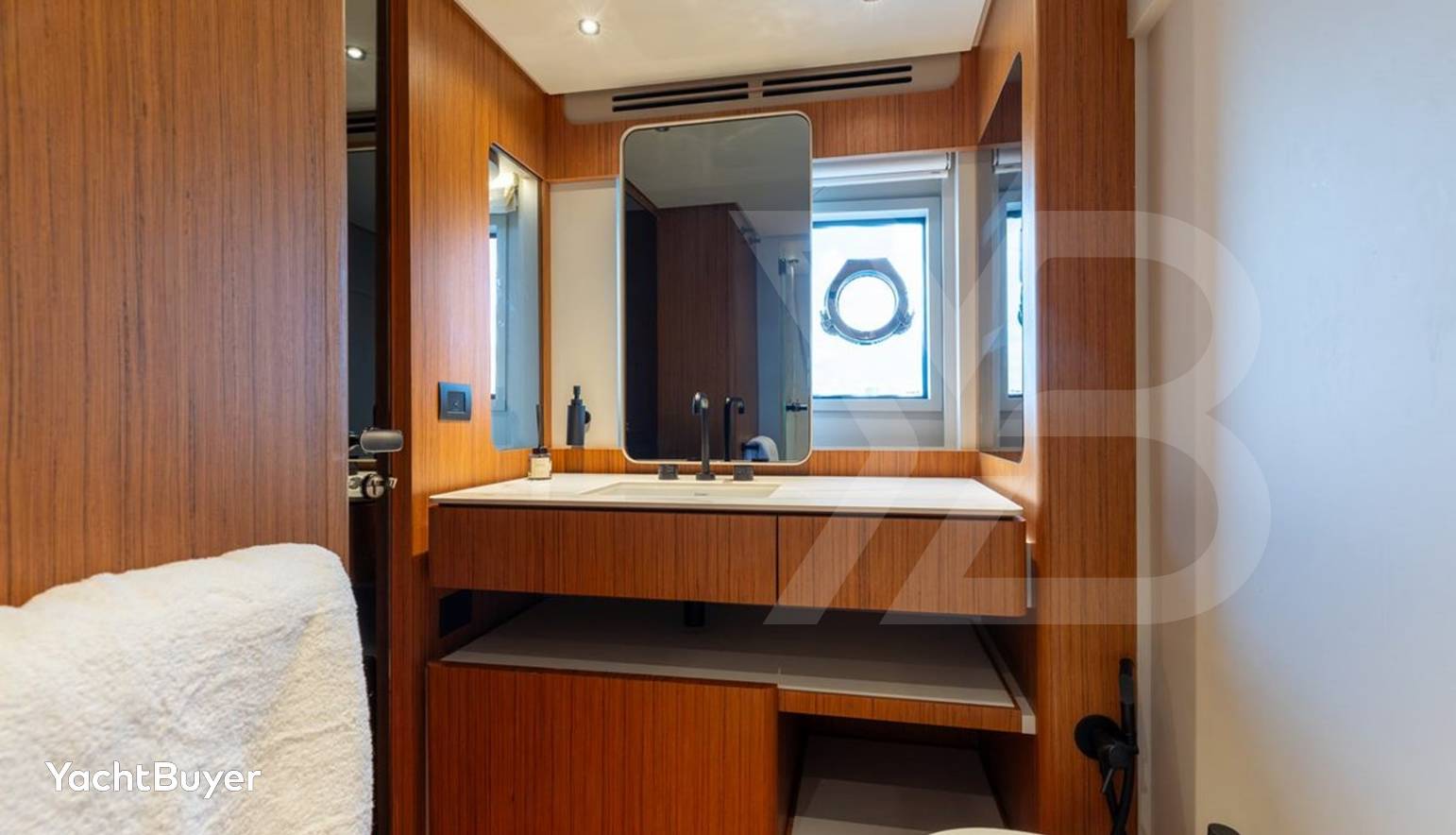 2025 FERRETTI 670 KATRIN I