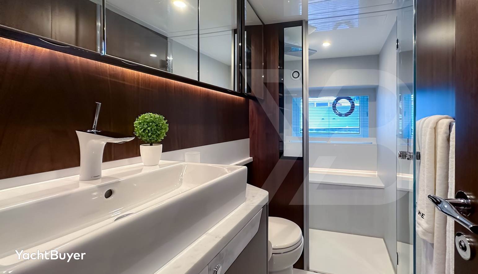 FAIRLINE PHANTOM