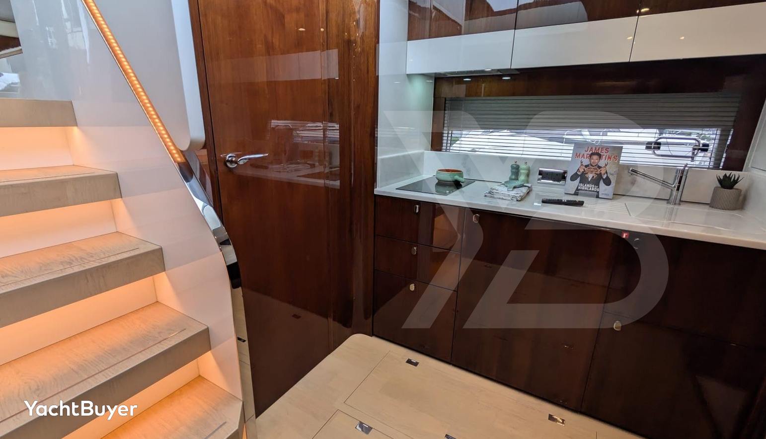 Tender Garage & Hi/Lo Swimplatform