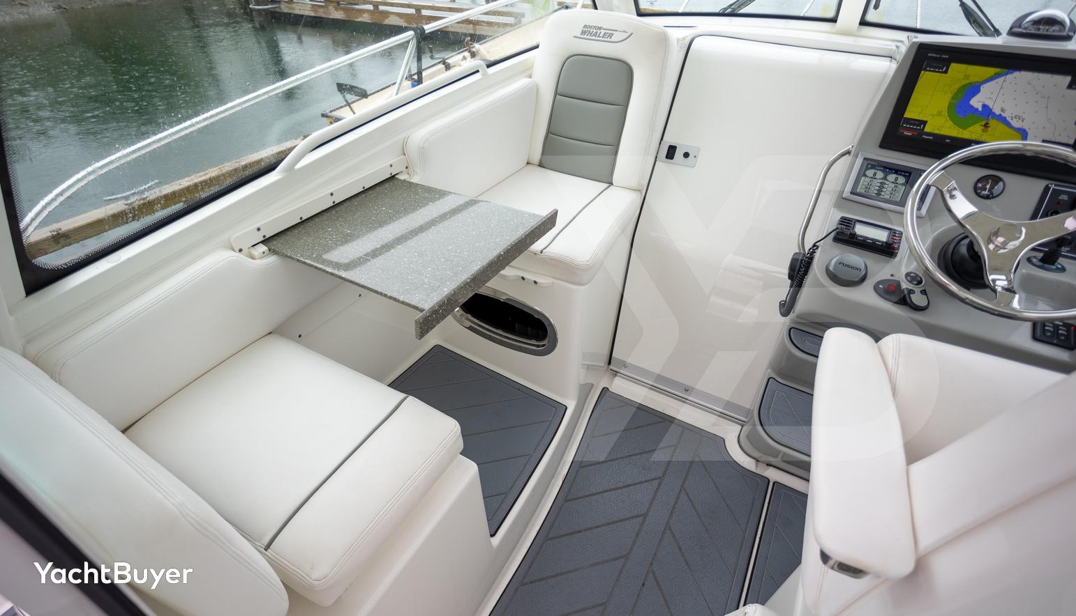Boston Whaler 285